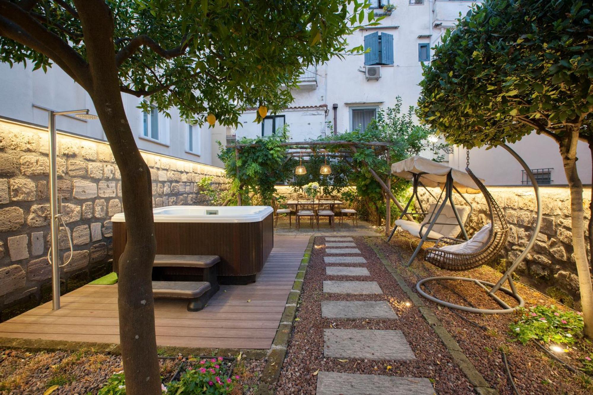 Amore Rentals - Appartamento Terrazza Tasso Sorrento Kültér fotó