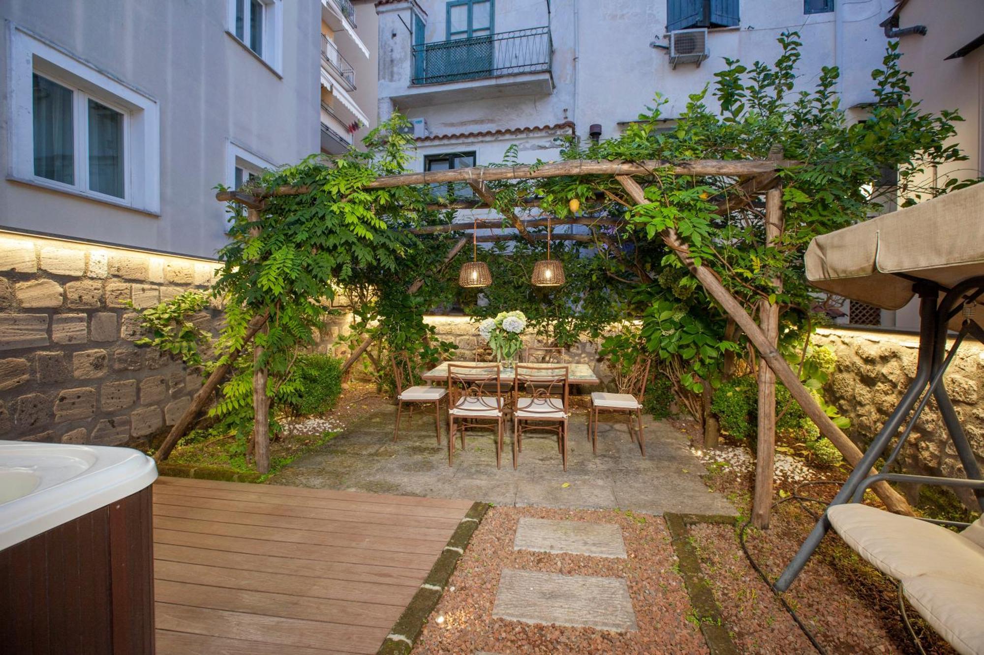 Amore Rentals - Appartamento Terrazza Tasso Sorrento Kültér fotó