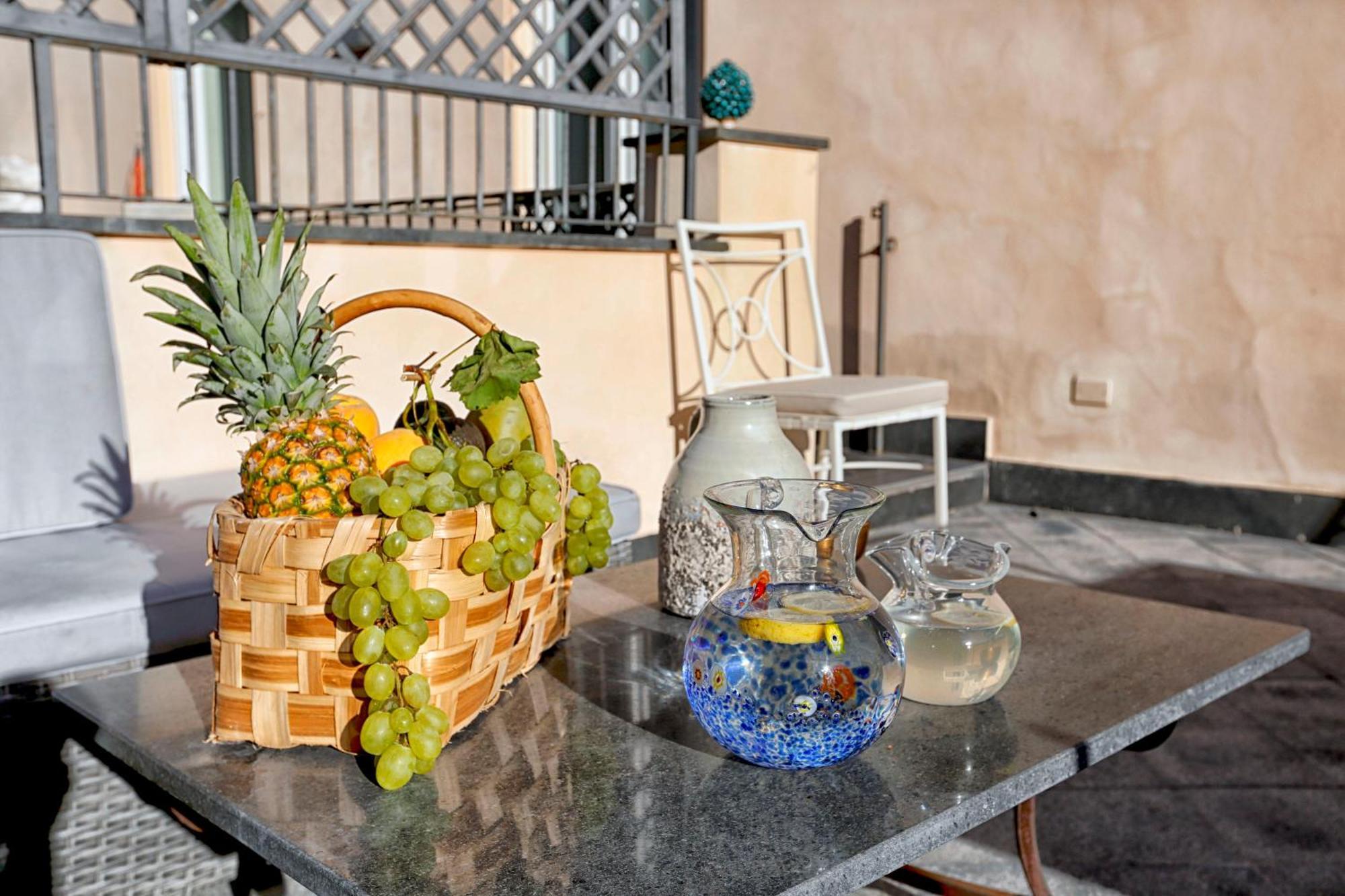 Amore Rentals - Appartamento Terrazza Tasso Sorrento Kültér fotó